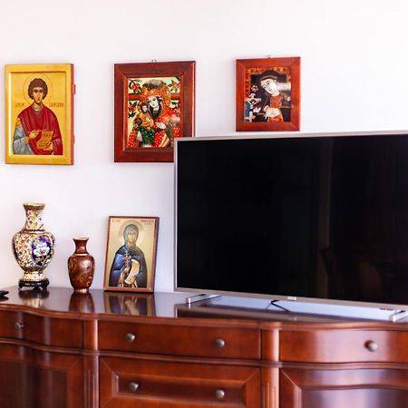 Spacious Apartment In City Centre Iasi Exterior photo