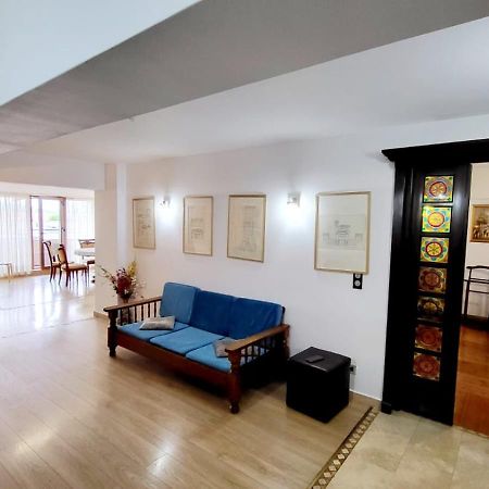 Spacious Apartment In City Centre Iasi Exterior photo