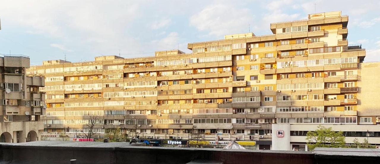 Spacious Apartment In City Centre Iasi Exterior photo