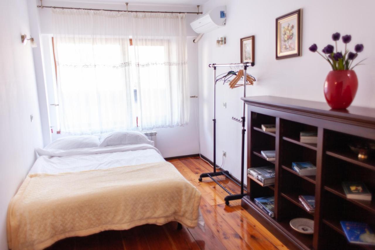 Spacious Apartment In City Centre Iasi Exterior photo