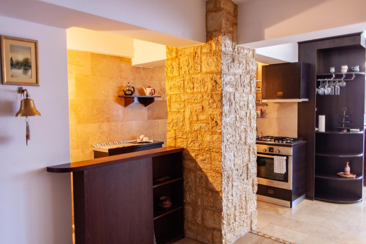 Spacious Apartment In City Centre Iasi Exterior photo