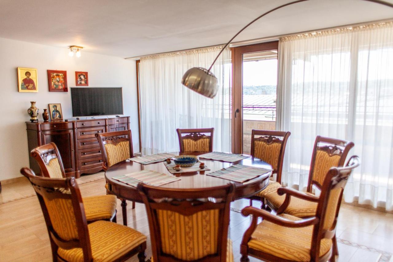 Spacious Apartment In City Centre Iasi Exterior photo
