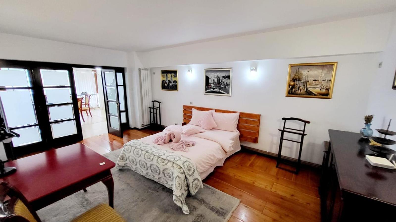 Spacious Apartment In City Centre Iasi Exterior photo